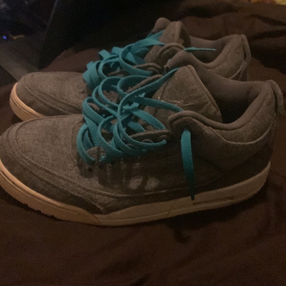 Jordan 3 Wool Deadstock (negotiation available)
Condition:Ok
Fit:True to size - Picture 4 of 4
